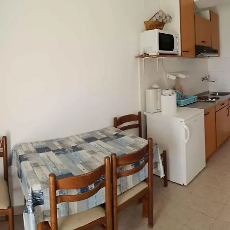 11 Apartment *