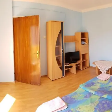 11 Apartment Lopar